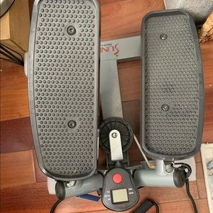 Home aerobic stepper